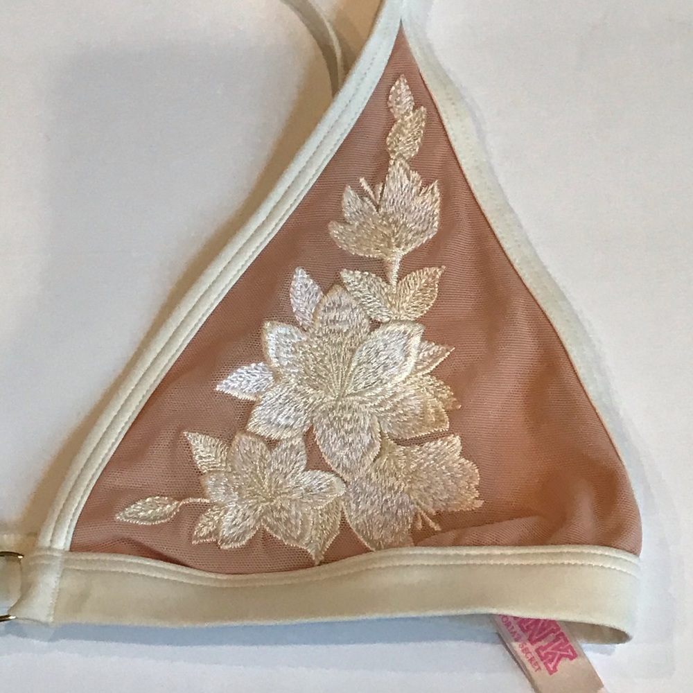 Victoria’s Secret Bra - Picture 2 of 8